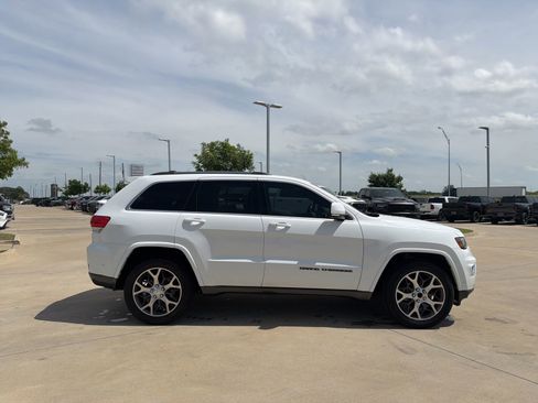 Used 2018 Jeep Grand Cherokee Limited RWD image 7