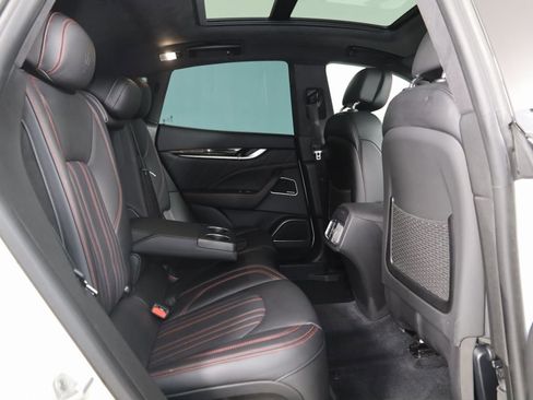 Used 2021 Maserati Levante S image 15