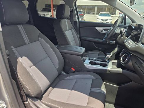 Used 2025 Chevrolet Blazer LT FWD image 32