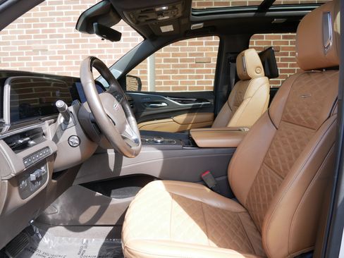 Used 2021 Cadillac Escalade ESV Sport w/ Driver Assist Tech Package AWD/4WD image 6