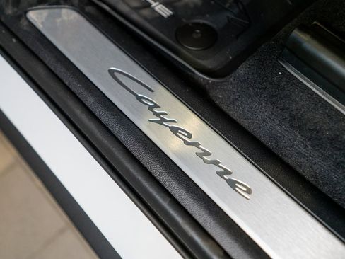 New 2025 Porsche Cayenne image 20
