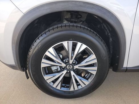 Used 2021 Nissan Rogue SV AWD/4WD image 31