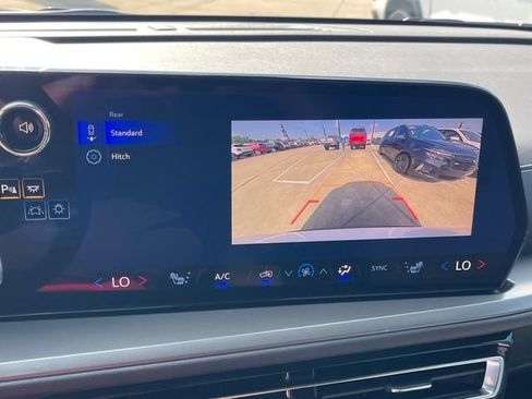Used 2026 Chevrolet Traverse LT w/ LPO, Floor Liner Package FWD image 24