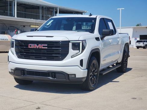 Used 2024 GMC Sierra 1500 Elevation AWD/4WD image 3