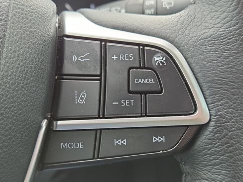 Used 2023 Toyota Sienna XLE image 32