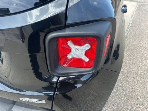 Used 2019 Jeep Renegade Latitude image 25