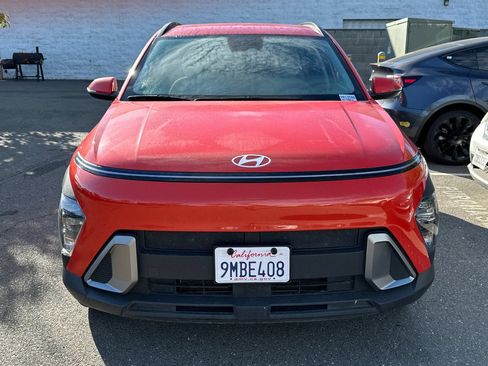 Used 2024 Hyundai Kona SEL AWD/4WD image 3