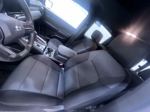 Used 2024 Chevrolet Colorado Trail Boss w/ Technology Package image 14