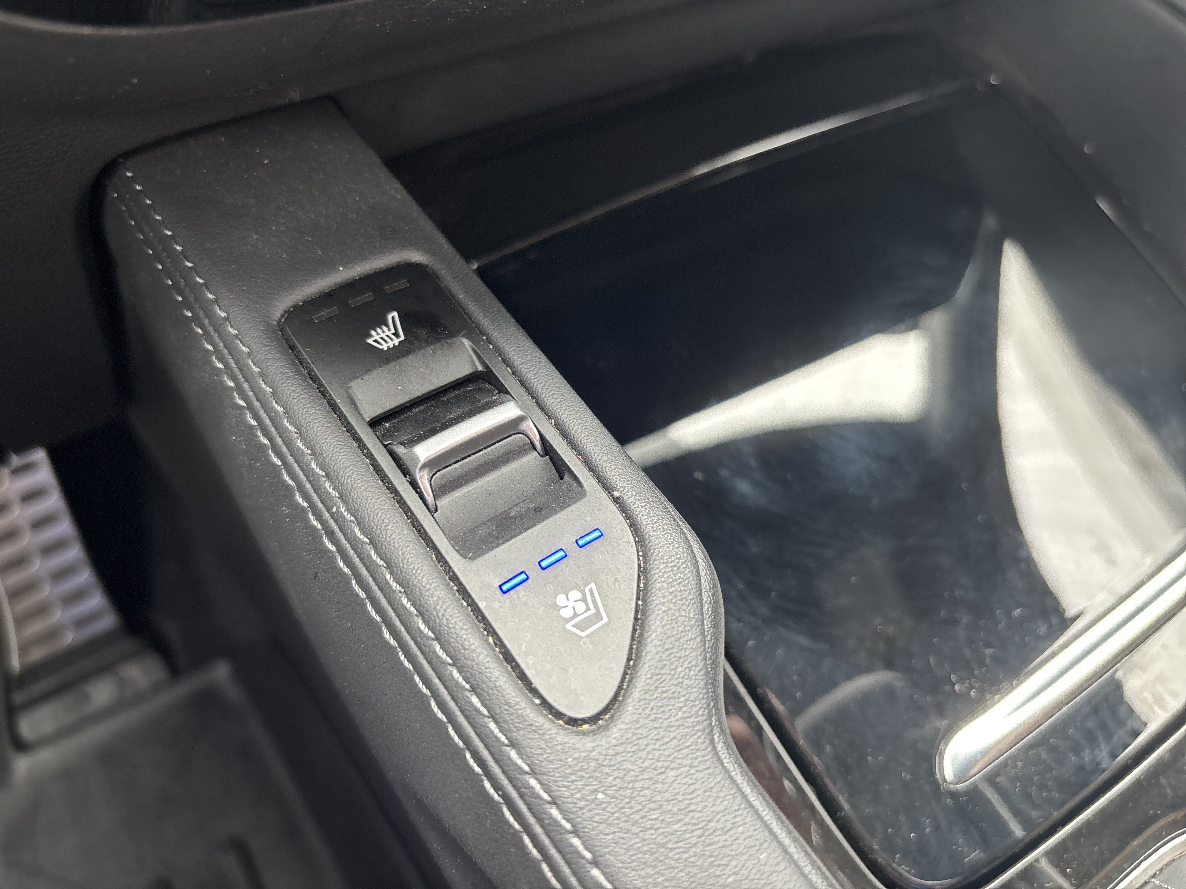 Used 2020 Kia Telluride SX w/ SX Prestige Package AWD/4WD image 24