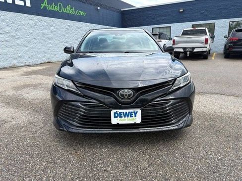 Used 2018 Toyota Camry LE FWD image 8