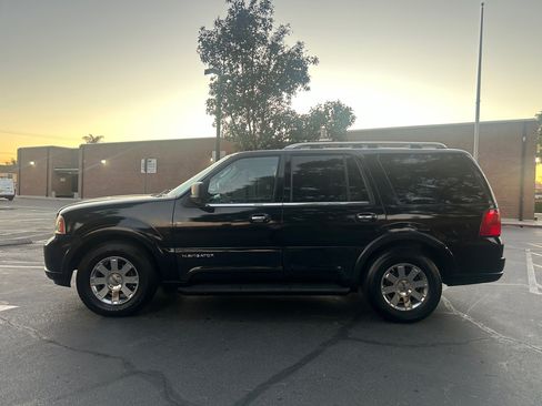 Used 2004 Lincoln Navigator Luxury image 20