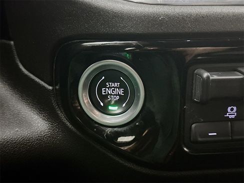 Used 2024 Chevrolet Silverado 2500 LT image 27