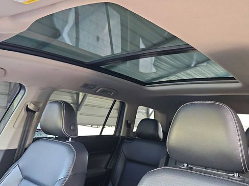 Used 2022 Volkswagen Atlas SEL R-Line image 19