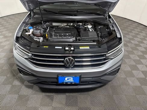 Used 2024 Volkswagen Tiguan SE w/ Panoramic Sunroof Package AWD/4WD image 25