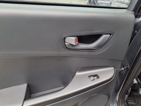 Used 2022 Hyundai Kona SEL image 8