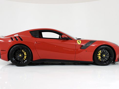 Used 2017 Ferrari F12tdf RWD image 9