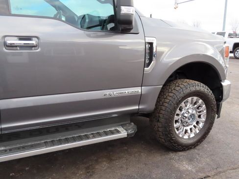 Used 2022 Ford F250 Lariat w/ Chrome Package image 24