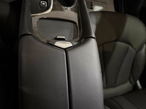 Used 2019 Buick Envision Essence FWD image 22