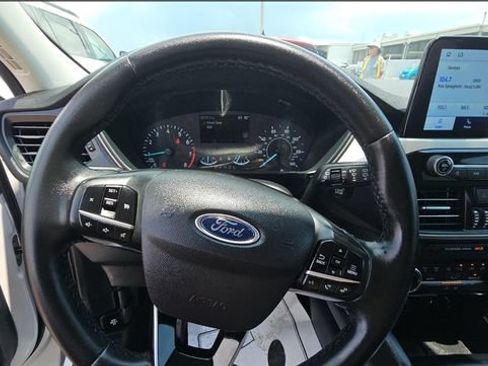 Used 2022 Ford Escape SE w/ SE Sport Appearance Package FWD image 10