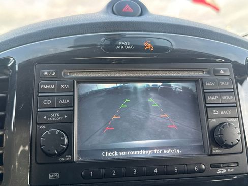 Used 2011 Nissan Juke SL FWD image 39