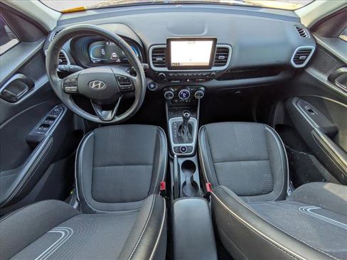 Certified 2023 Hyundai Venue Limited w/ Cargo Package image 10