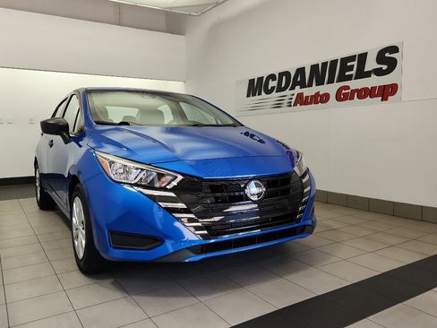 Used 2023 Nissan Versa S w/ Trunk Package image 1