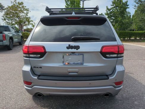 Used 2015 Jeep Grand Cherokee Altitude AWD/4WD image 5
