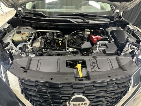 Used 2021 Nissan Rogue SL AWD/4WD image 34