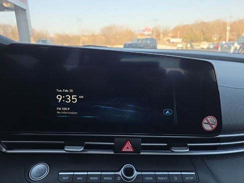 Used 2024 Hyundai Elantra SEL image 22