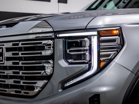 Used 2025 GMC Sierra 1500 Denali w/ Denali Reserve Package AWD/4WD image 15