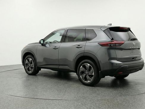 Used 2025 Nissan Rogue SV AWD/4WD image 6