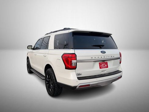 Used 2023 Ford Expedition XLT AWD/4WD image 3