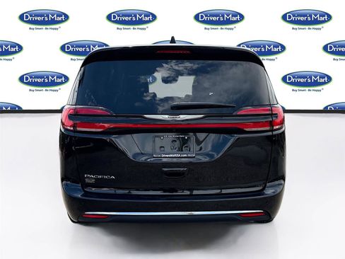 Used 2025 Chrysler Pacifica Select FWD image 6