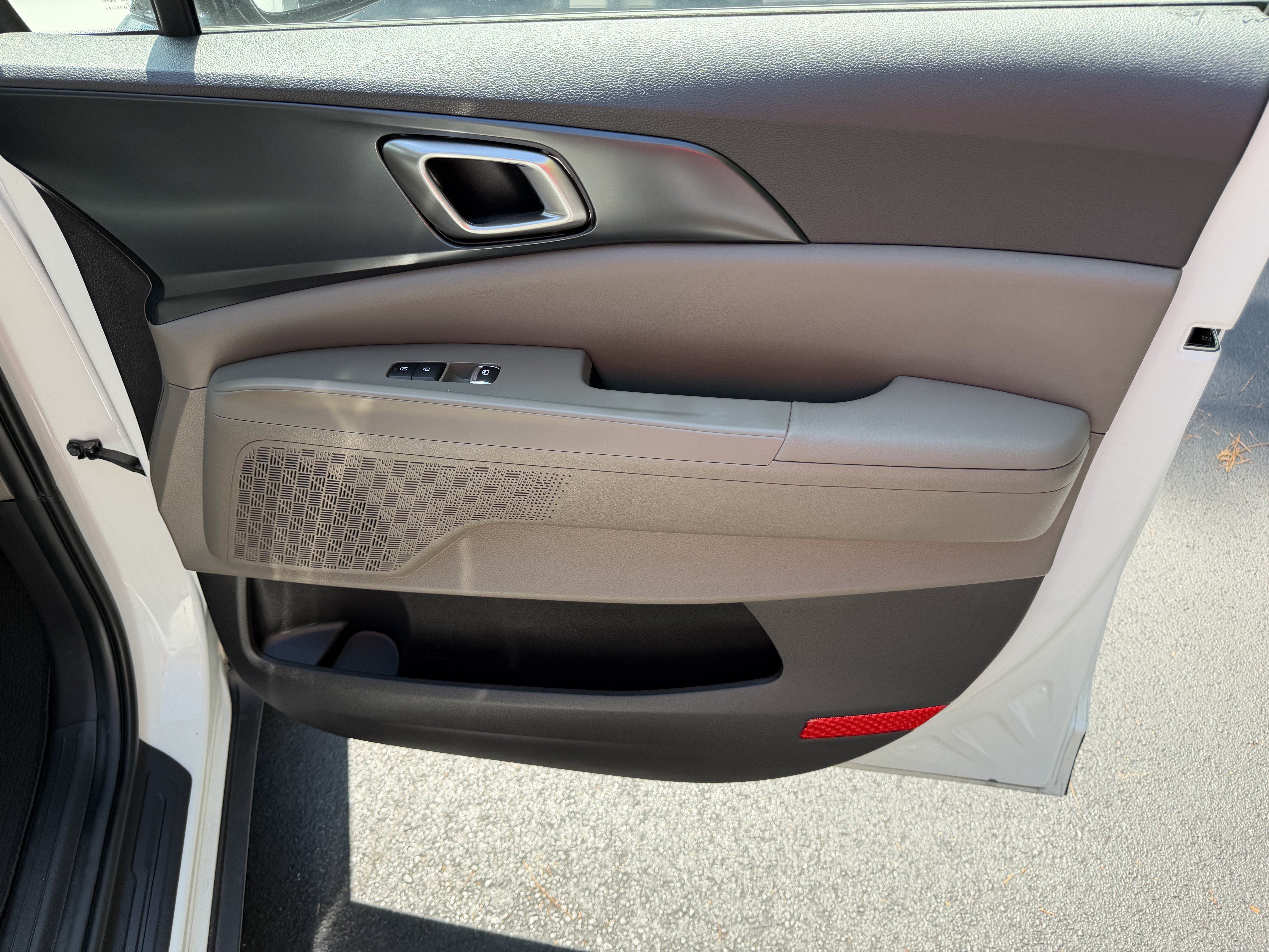 Certified 2026 Kia Carnival FWD image 14