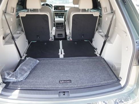 Used 2026 Volkswagen Atlas SE FWD image 11
