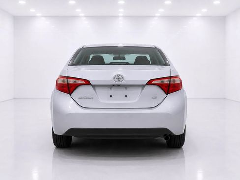 Used 2018 Toyota Corolla LE FWD image 4