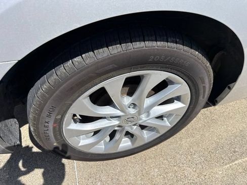 Used 2019 Nissan Sentra SV FWD image 9