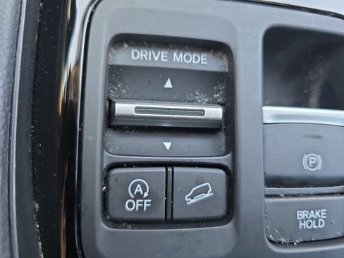 Used 2025 Honda Pilot Elite image 34