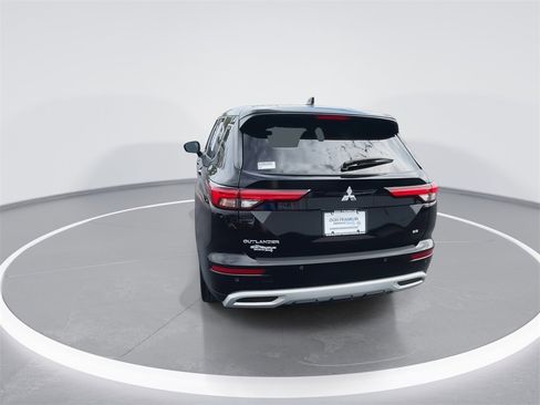 Used 2022 Mitsubishi Outlander SE image 7