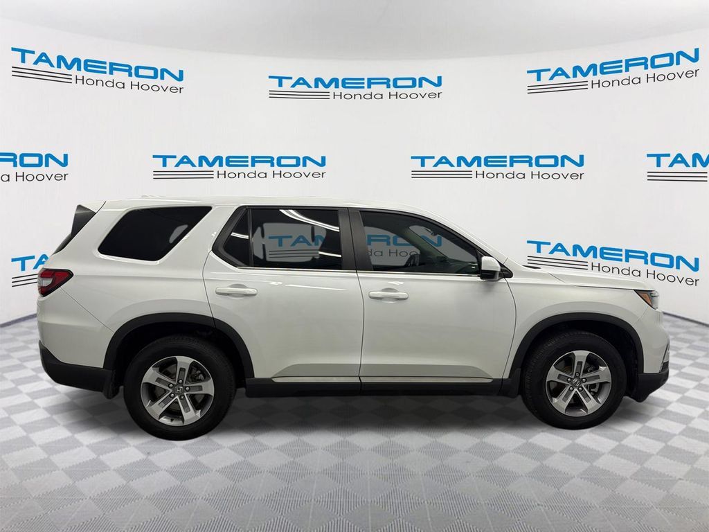Used 2025 Honda Pilot EX-L image 6