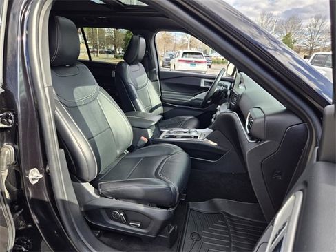 Used 2020 Ford Explorer ST w/ ST Street Pack image 19