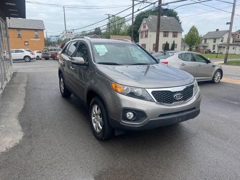 Used 2011 Kia Sorento 2WD w/ Convenience Pkg image 6