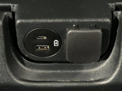 Used 2022 Ford F150 XLT image 34