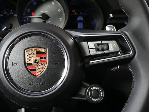 New 2026 Porsche Macan S image 12