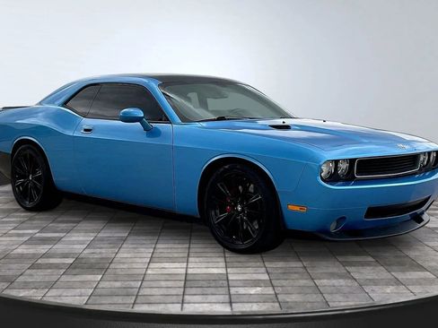 Used 2010 Dodge Challenger SRT8 w/ SRT Option Group II RWD image 3