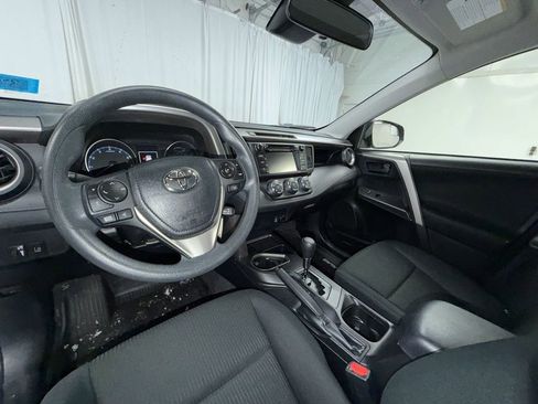Used 2018 Toyota RAV4 LE w/ Carpet Mat Package image 13