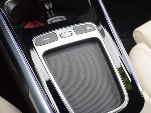 Certified 2025 Mercedes-Benz GLB 250 image 27