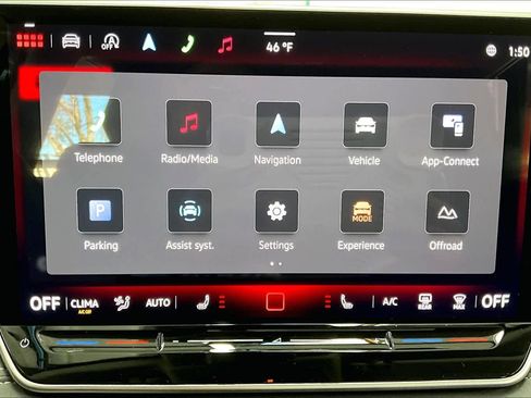 Used 2025 Volkswagen Tiguan SE image 37