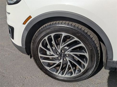 Used 2020 Lincoln Nautilus Reserve image 10