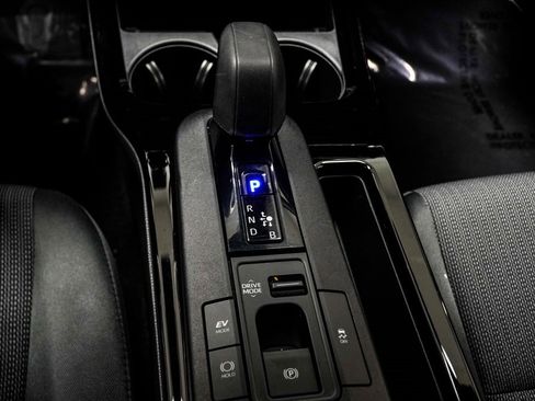 Used 2025 Toyota Prius LE image 18